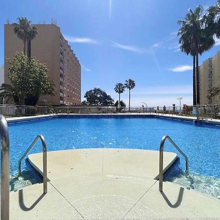 Pool And Beach In Benalmádena Exteriör bild